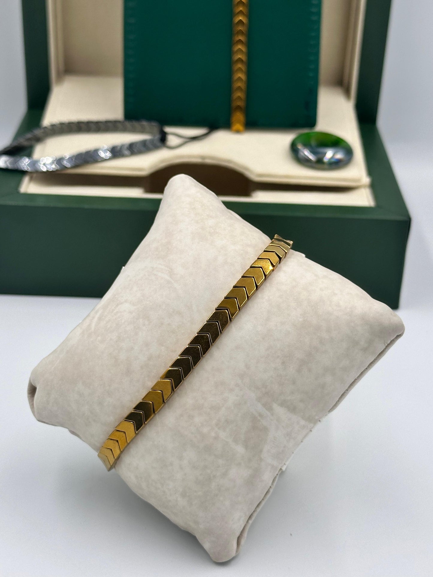 🖤 2 Bracelets of Hematite Arrows – Unisex Energy Stone